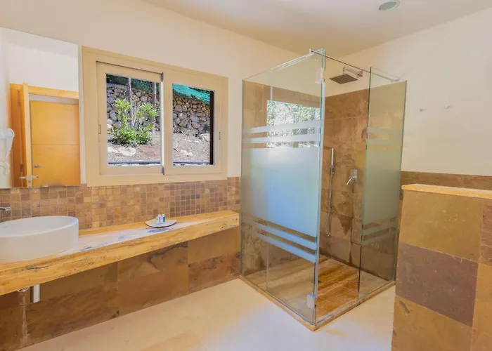 Maitreya By Interhome Villa *