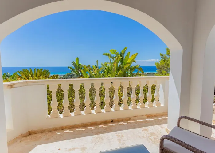 Maitreya By Interhome Villa *